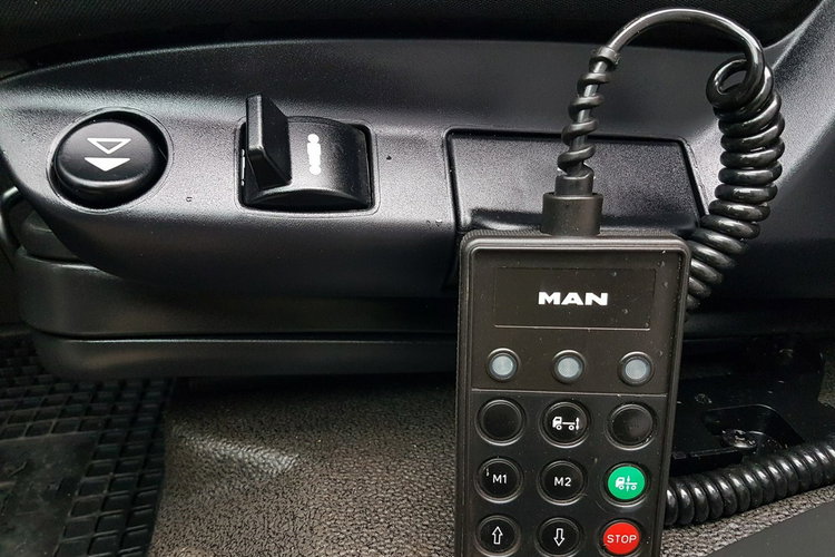 MAN TGL 12.220 WYWROT KIPER HAKOWIEC TGL WYWROT KIPER HAKOWIEC 12.220 KLIMA 4x2 DO KONTENERÓW zdjęcie 46