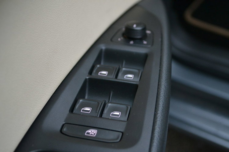 Seat Leon full LED Skórzana Tapicerka Alufelgi Podgrz. Fotele Nawigacja.Zarej zdjęcie 22