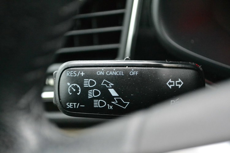 Seat Leon full LED Skórzana Tapicerka Alufelgi Podgrz. Fotele Nawigacja.Zarej zdjęcie 23