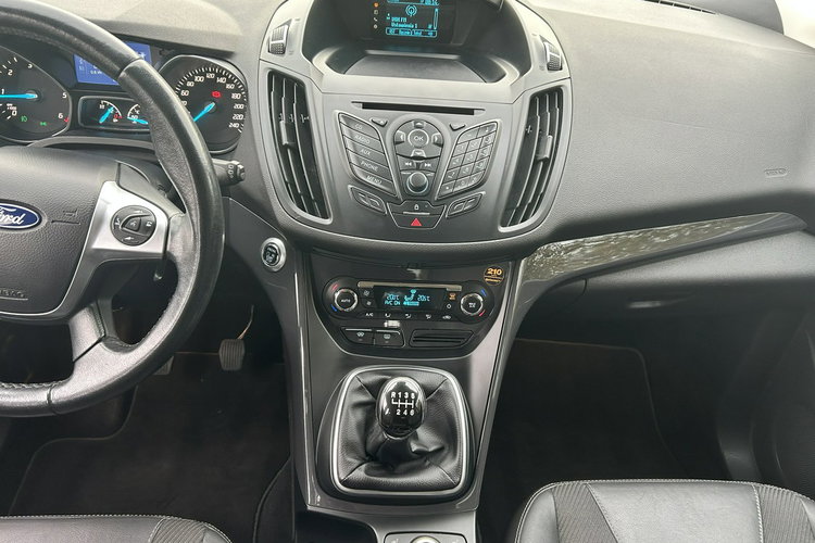 Ford Kuga 4x4 zdjęcie 14