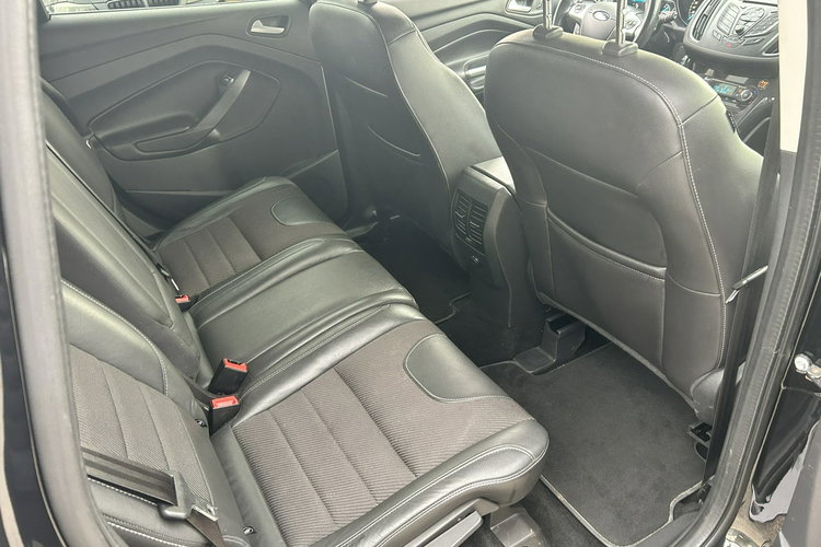 Ford Kuga 4x4 zdjęcie 16