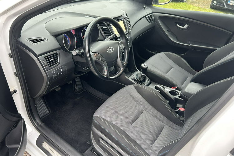 Hyundai i30 Super stan Full opcja zdjęcie 9