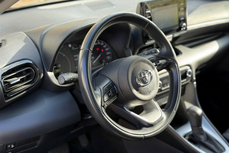 Toyota Yaris 1.5 Hybrid zdjęcie 17