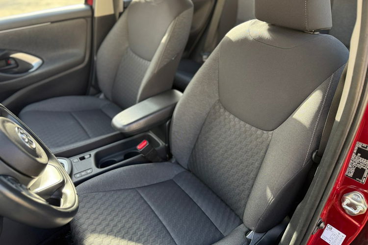 Toyota Yaris 1.5 Hybrid zdjęcie 18