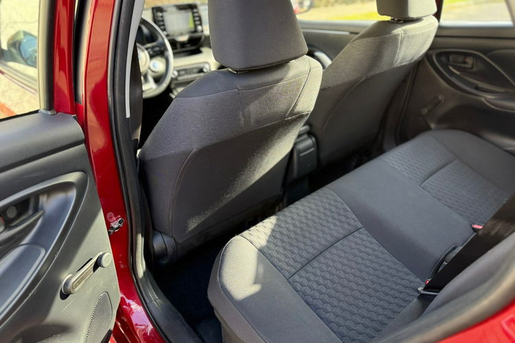 Toyota Yaris 1.5 Hybrid zdjęcie 19