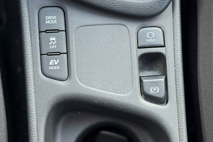 Toyota Yaris 1.5 Hybrid zdjęcie 30