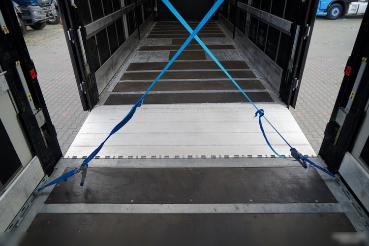 Volvo FH 500 / I-SAVE / XL / ZESTAW TANDEM PRZEJAZDOWY 120 M3 / 2023 / KLIMA POSTOJOWA / ZAWIESIE DOKI DO WÓZKA / PO ZŁOTYM KONTRAKCIE SERWISOWYM zdjęcie 30