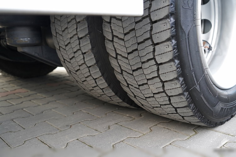 Volvo FH 500 / I-SAVE / XL / ZESTAW TANDEM PRZEJAZDOWY 120 M3 / 2023 / KLIMA POSTOJOWA / ZAWIESIE DOKI DO WÓZKA / PO ZŁOTYM KONTRAKCIE SERWISOWYM zdjęcie 42