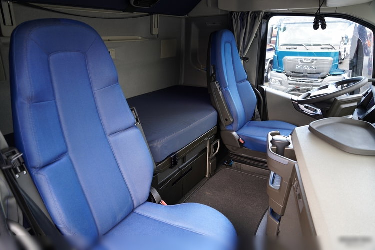 Volvo FH 500 / I-SAVE / XL / ZESTAW TANDEM PRZEJAZDOWY 120 M3 / 2023 / KLIMA POSTOJOWA / ZAWIESIE DOKI DO WÓZKA / PO ZŁOTYM KONTRAKCIE SERWISOWYM zdjęcie 63