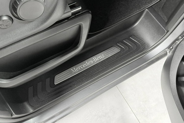 Mercedes V 250 V250d 2.2 CDi 190KM LONG Avantgarde Edition Burmester Navi Skóry LiLS zdjęcie 22