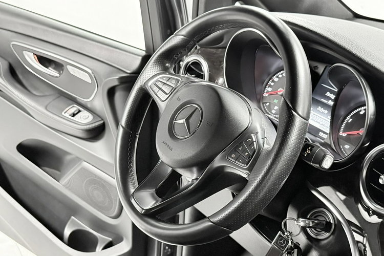 Mercedes V 250 V250d 2.2 CDi 190KM LONG Avantgarde Edition Burmester Navi Skóry LiLS zdjęcie 23