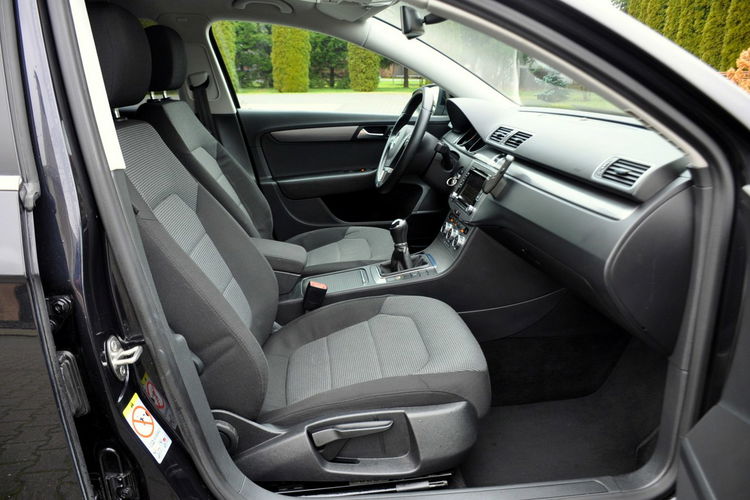 Volkswagen Passat 2.0TDI(140KM) Bi-Xenon Led Klimatronik El.Fotel Welur Reling Alu16"ASO zdjęcie 17