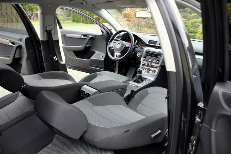 Volkswagen Passat 2.0TDI(140KM) Bi-Xenon Led Klimatronik El.Fotel Welur Reling Alu16"ASO zdjęcie 24