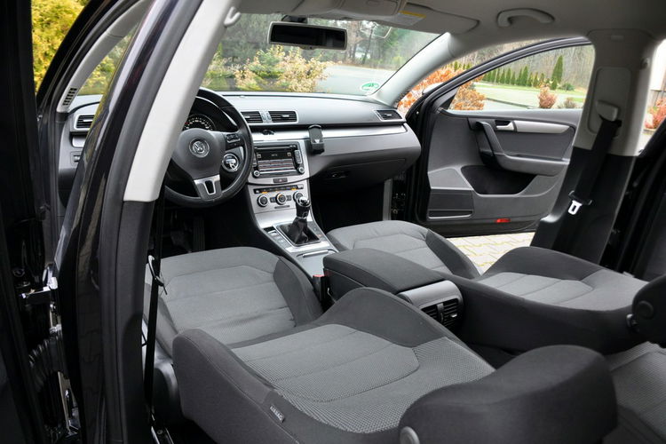 Volkswagen Passat 2.0TDI(140KM) Bi-Xenon Led Klimatronik El.Fotel Welur Reling Alu16"ASO zdjęcie 28