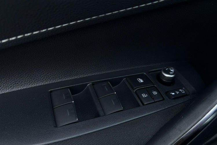 Toyota Corolla 1.8 Hybrid COMFORT TECH, salon Polska, gwarancja, FV23% zdjęcie 17