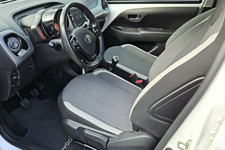 Toyota Aygo 1.0 VVTi 72KM X-PLAY TECH, salon Polska, gwarancja, FV23% zdjęcie 11