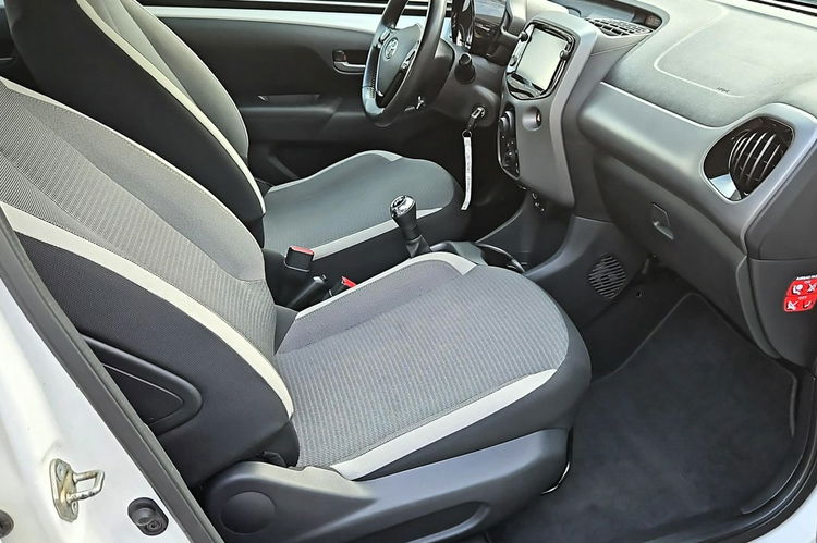 Toyota Aygo 1.0 VVTi 72KM X-PLAY TECH, salon Polska, gwarancja, FV23% zdjęcie 15