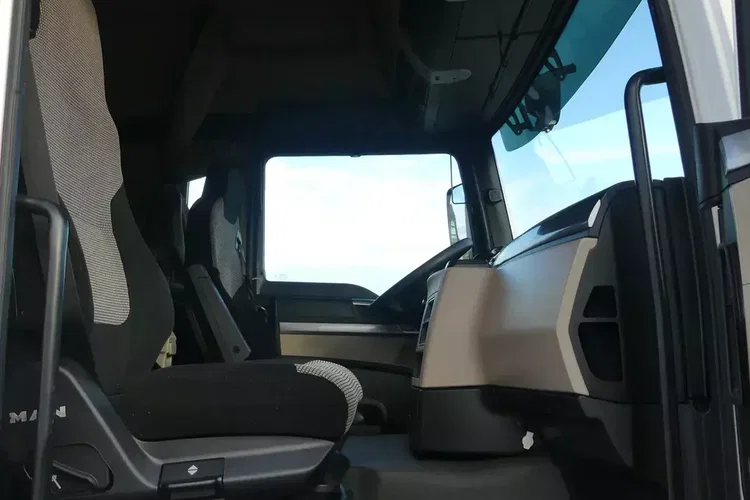 MAN TGM 18.290 / EURO 6 / KONTENER + WINDA / OTWIERANY BOK / zdjęcie 25