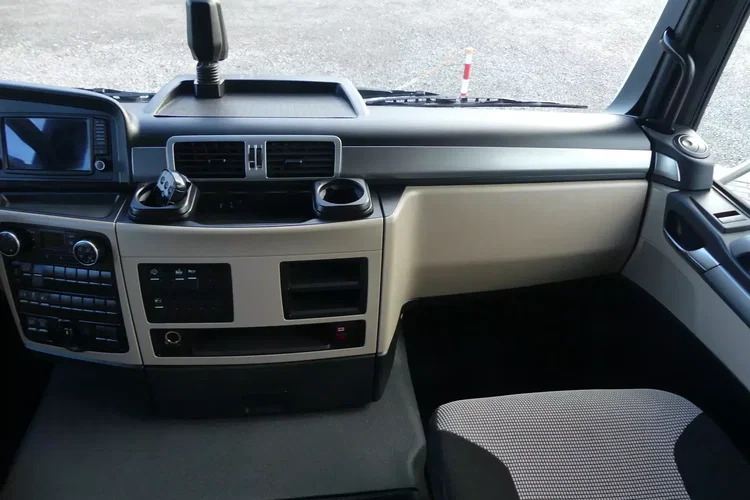 MAN TGM 18.290 / EURO 6 / KONTENER + WINDA / OTWIERANY BOK / zdjęcie 36
