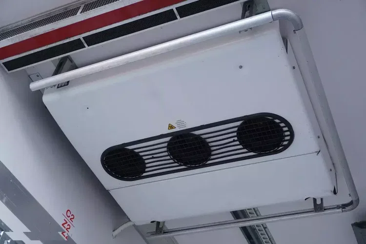 Scania P280 4x2 E6 / Chłodnia Lamberet 16 EPAL / Multitemperatura / Thermoking T-800R / 130 tys. km / 3 szt zdjęcie 14