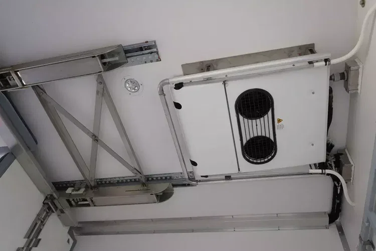 Scania P280 4x2 E6 / Chłodnia Lamberet 16 EPAL / Multitemperatura / Thermoking T-800R / 130 tys. km / 3 szt zdjęcie 15