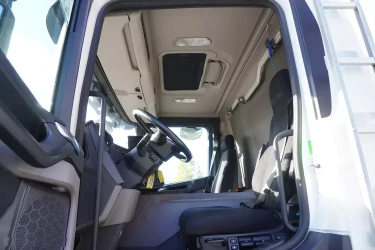 Scania P280 4x2 E6 / Chłodnia Lamberet 16 EPAL / Multitemperatura / Thermoking T-800R / 130 tys. km / 3 szt zdjęcie 19