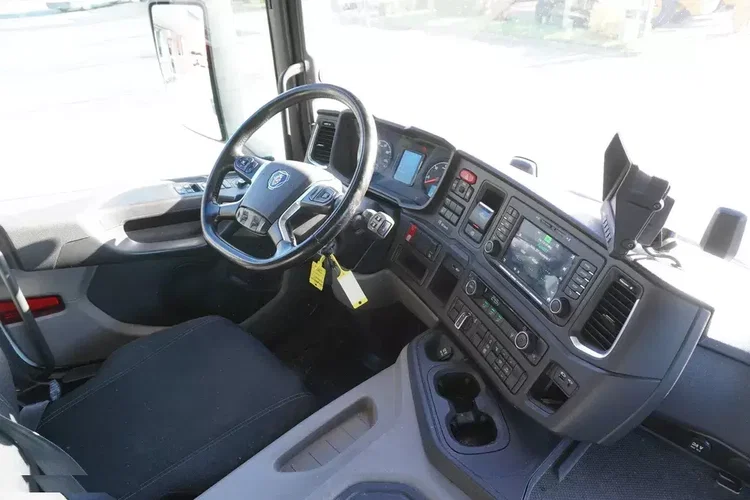 Scania P280 4x2 E6 / Chłodnia Lamberet 16 EPAL / Multitemperatura / Thermoking T-800R / 130 tys. km / 3 szt zdjęcie 27