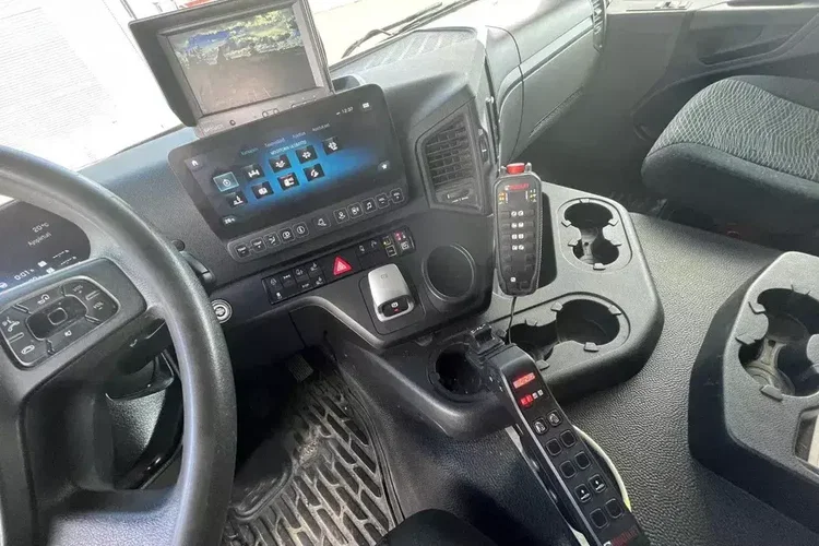 Mercedes Arocs 2543 6x2 4 / Hakowiec 21 t HIAB ULT21Z56 / 2022 zdjęcie 10