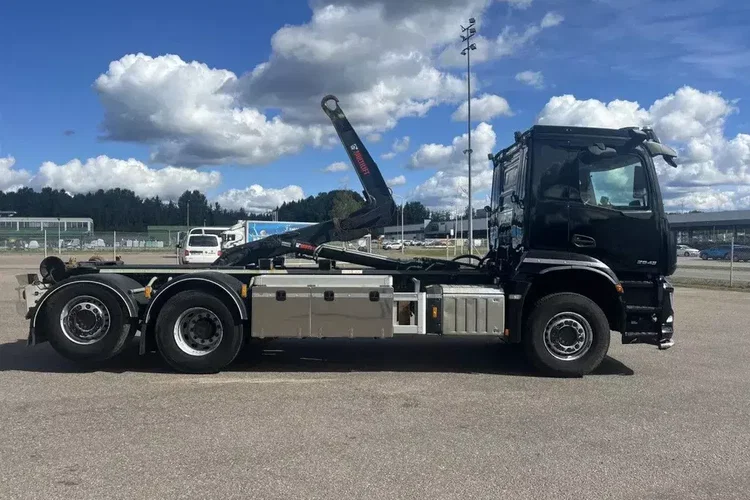Mercedes Arocs 2543 6x2 4 / Hakowiec 21 t HIAB ULT21Z56 / 2022 zdjęcie 4