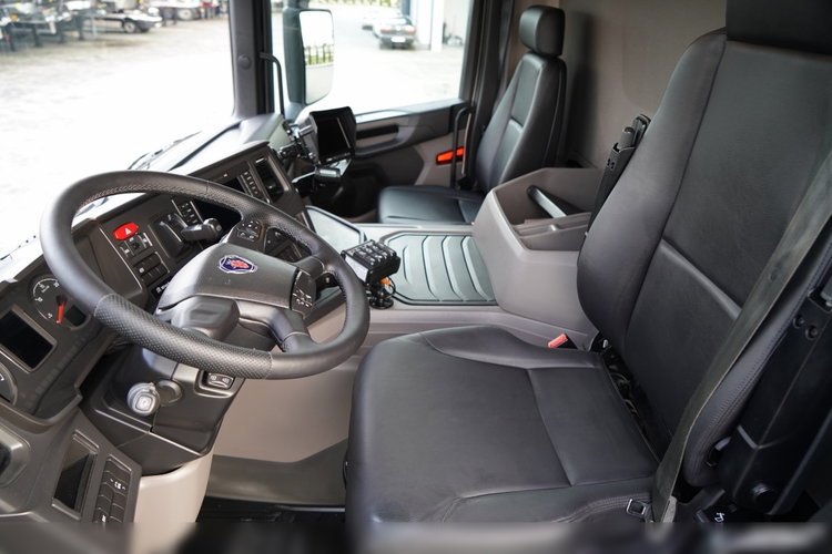 Scania P 410 / 8x4 / BETONOMIESZARKA / GRUSZKA / PUTZMEISTER / 9m3 / AUTOMAT / SKÓRY zdjęcie 30