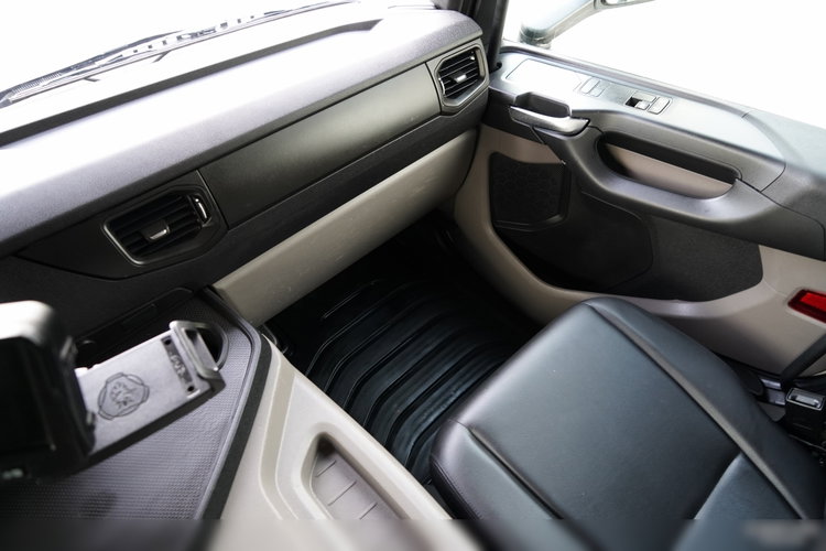 Scania P 410 / 8x4 / BETONOMIESZARKA / GRUSZKA / PUTZMEISTER / 9m3 / AUTOMAT / SKÓRY zdjęcie 36