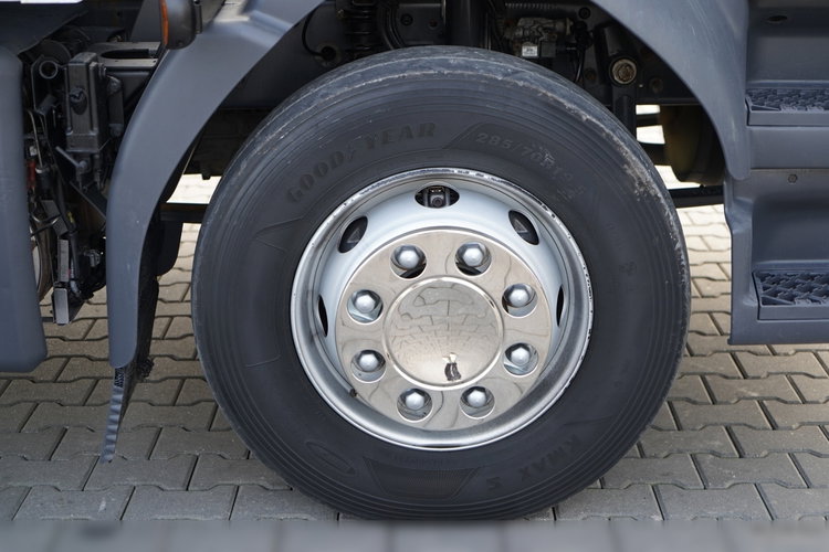 Renault D 210 / 4x2 / KONTENER / 8.6 M /  MOCNA PODŁOGA / WINDA DHOLLANDIA  zdjęcie 18