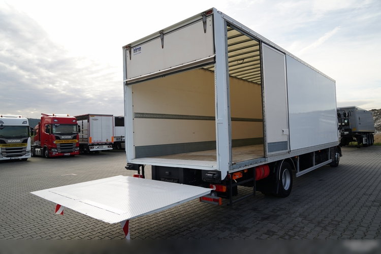 Renault D 210 / 4x2 / KONTENER / 8.6 M /  MOCNA PODŁOGA / WINDA DHOLLANDIA  zdjęcie 21