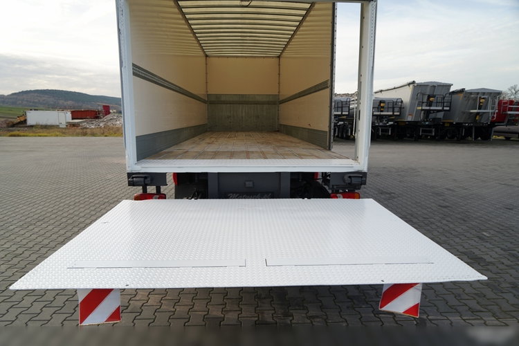 Renault D 210 / 4x2 / KONTENER / 8.6 M /  MOCNA PODŁOGA / WINDA DHOLLANDIA  zdjęcie 22