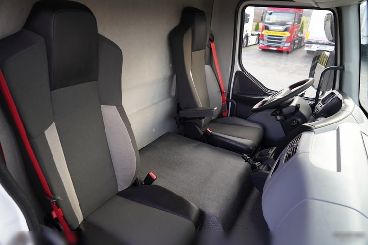 Renault D 210 / 4x2 / KONTENER / 8.6 M /  MOCNA PODŁOGA / WINDA DHOLLANDIA  zdjęcie 40