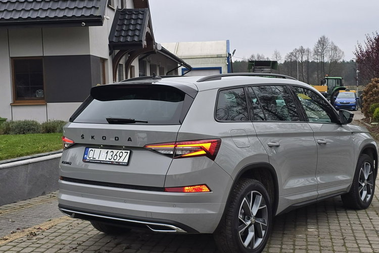 Skoda Kodiaq 1.5 TSi DSG Sportline / Salon PL I-właściciel / Serwisowana w ASO zdjęcie 2