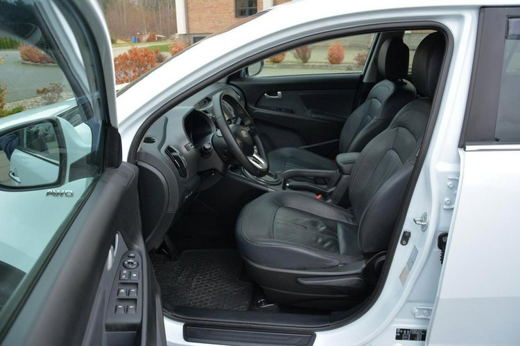 Kia Sportage Automat AWD Xenon Ledy Navi Parktronic Kamera Skóry Alu19" zdjęcie 16