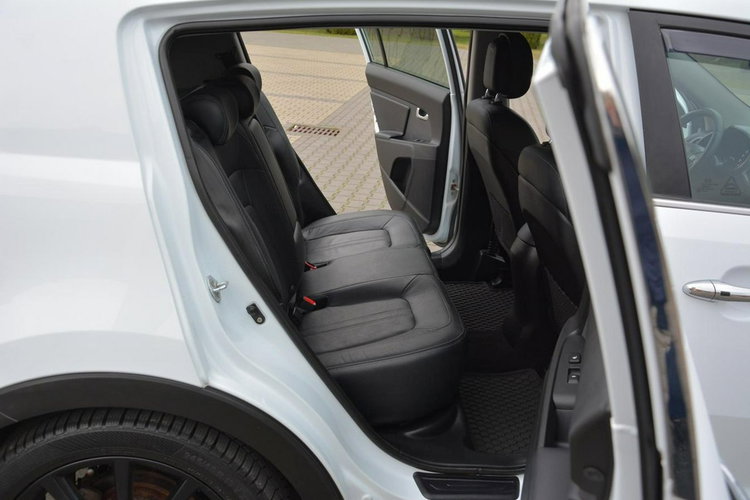 Kia Sportage Automat AWD Xenon Ledy Navi Parktronic Kamera Skóry Alu19" zdjęcie 17