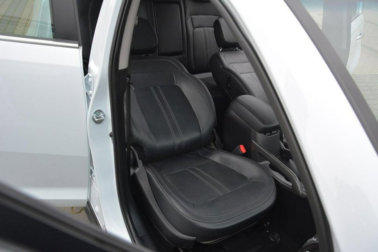 Kia Sportage Automat AWD Xenon Ledy Navi Parktronic Kamera Skóry Alu19" zdjęcie 20