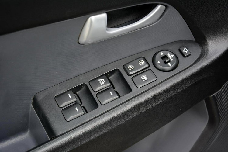 Kia Sportage Automat AWD Xenon Ledy Navi Parktronic Kamera Skóry Alu19" zdjęcie 34