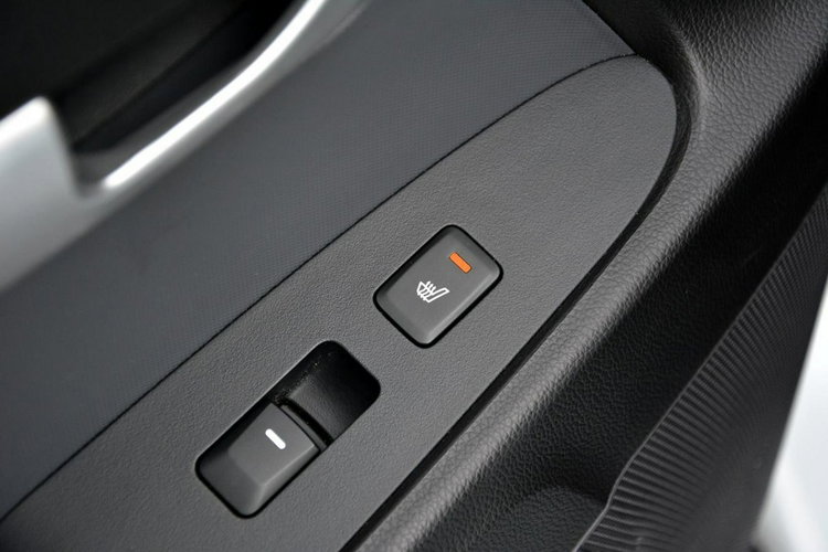 Kia Sportage Automat AWD Xenon Ledy Navi Parktronic Kamera Skóry Alu19" zdjęcie 36