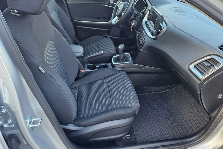 Kia Cee'd Polski salon, bezwypadkowy, gwarancja do 2028 roku zdjęcie 15