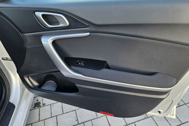 Kia Cee'd Polski salon, bezwypadkowy, gwarancja do 2028 roku zdjęcie 16