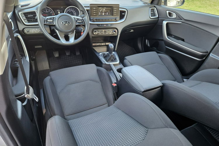 Kia Cee'd Polski salon, bezwypadkowy, gwarancja do 2028 roku zdjęcie 18