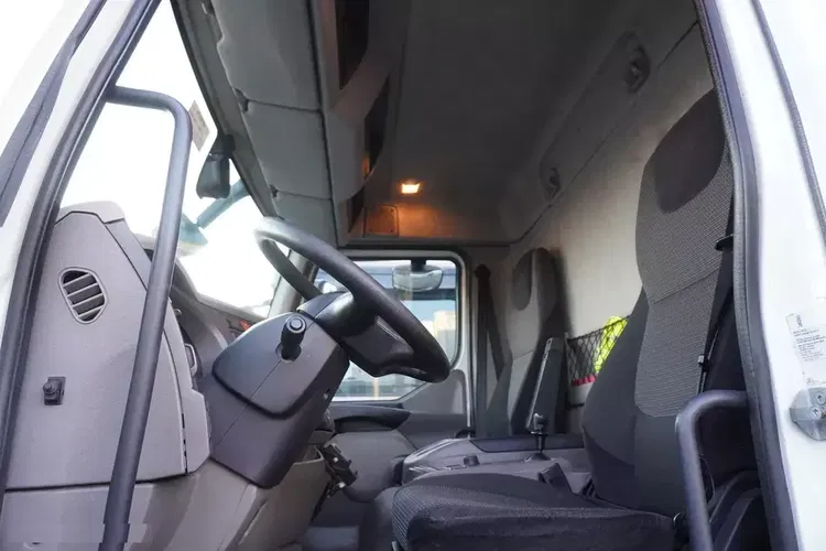 DAF LF 290 E6 4x2 / Chłodnia Lamberet 22 palety / Multitemperatura / Carrier Supra 1150 MR zdjęcie 12