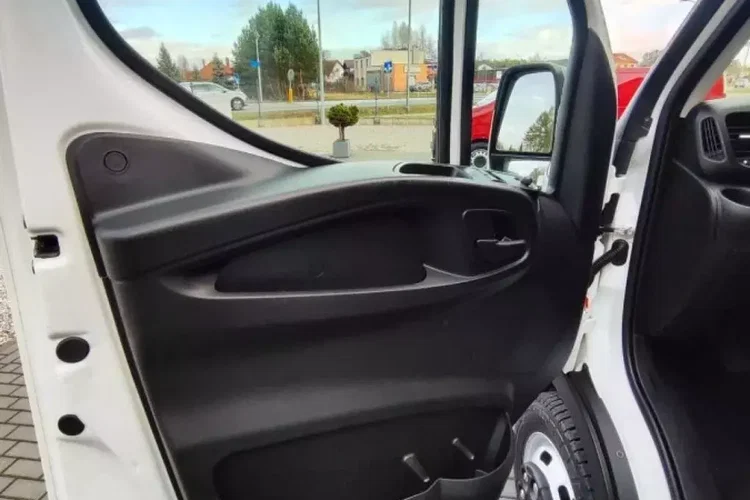 Iveco Daily zdjęcie 16