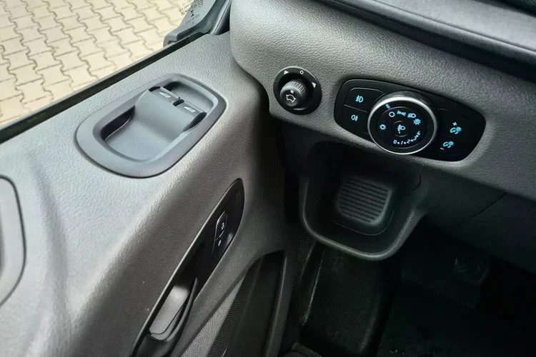Ford transit L3H2 Lift 89999zł NETTO Brygadówka 7 osób 2.0TdCi/170KM zdjęcie 15