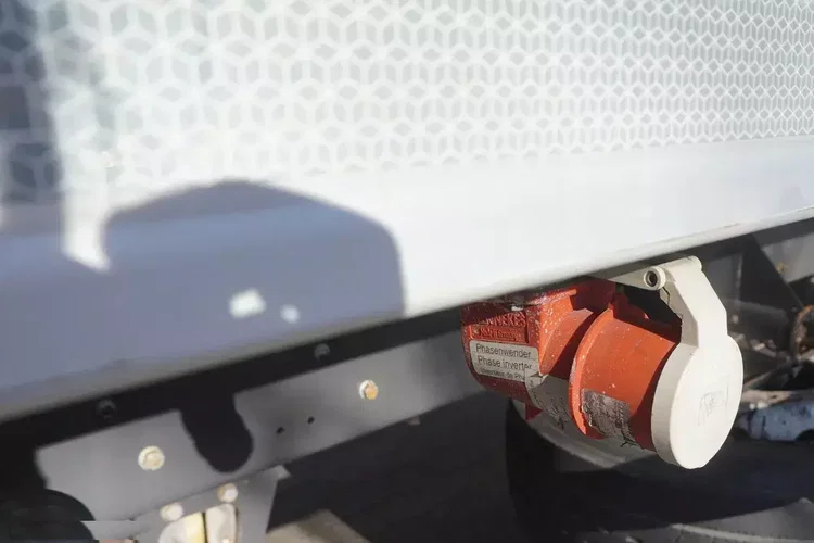 Renault D19 Wide 4x2 E6 / Chłodnia Lamberet 22 EPAL / Multitemperatura / Carrier Supra 1250 MT zdjęcie 9