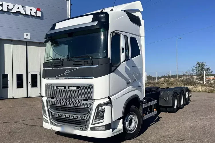 Volvo FH 650 8x4 / Rama do zabudowy / Kab. sypialna zdjęcie 2