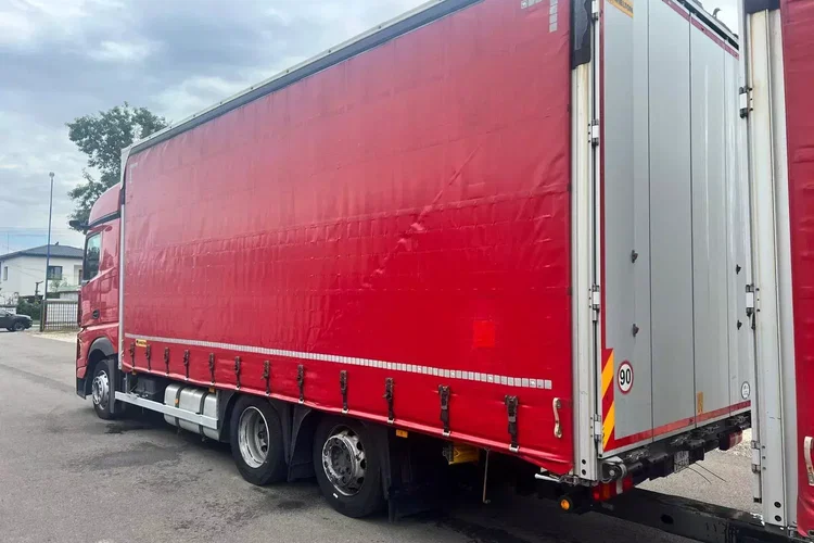 Mercedes 2545 Bigspace , firanka , zdjęcie 38